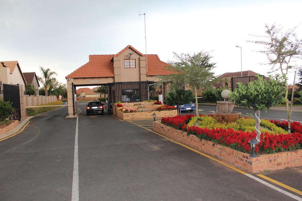 Topaz Cove Luxury Villas Edenvale Bagian luar foto